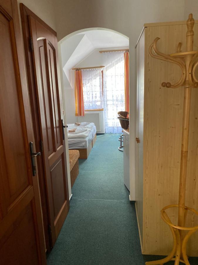 Pension Holiday Vrchlabí Exterior photo