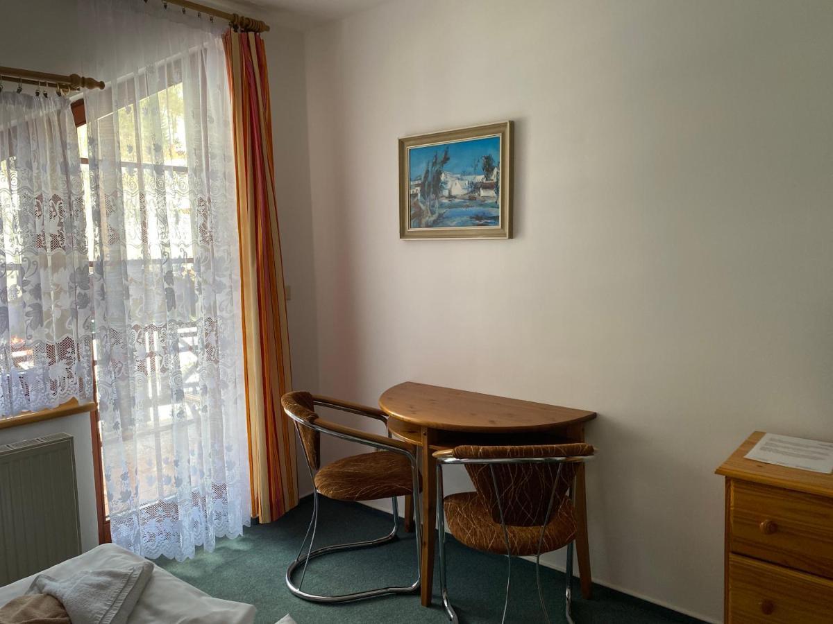 Pension Holiday Vrchlabí Exterior photo